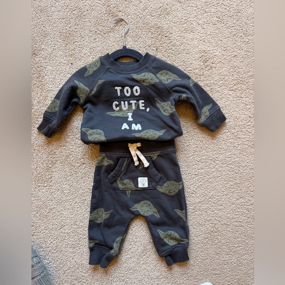GAP Dark Charcoal and Olive Green Baby Matching Star Wars set
